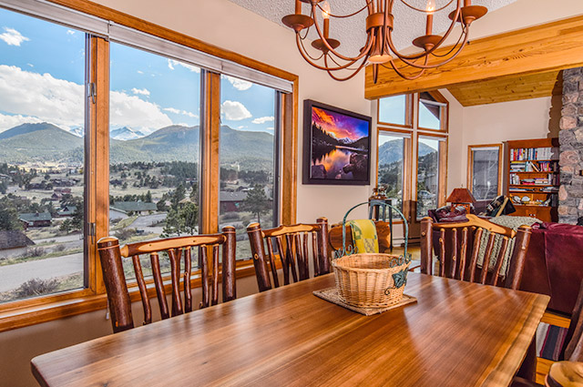 Photo of dining room in Estes Park home